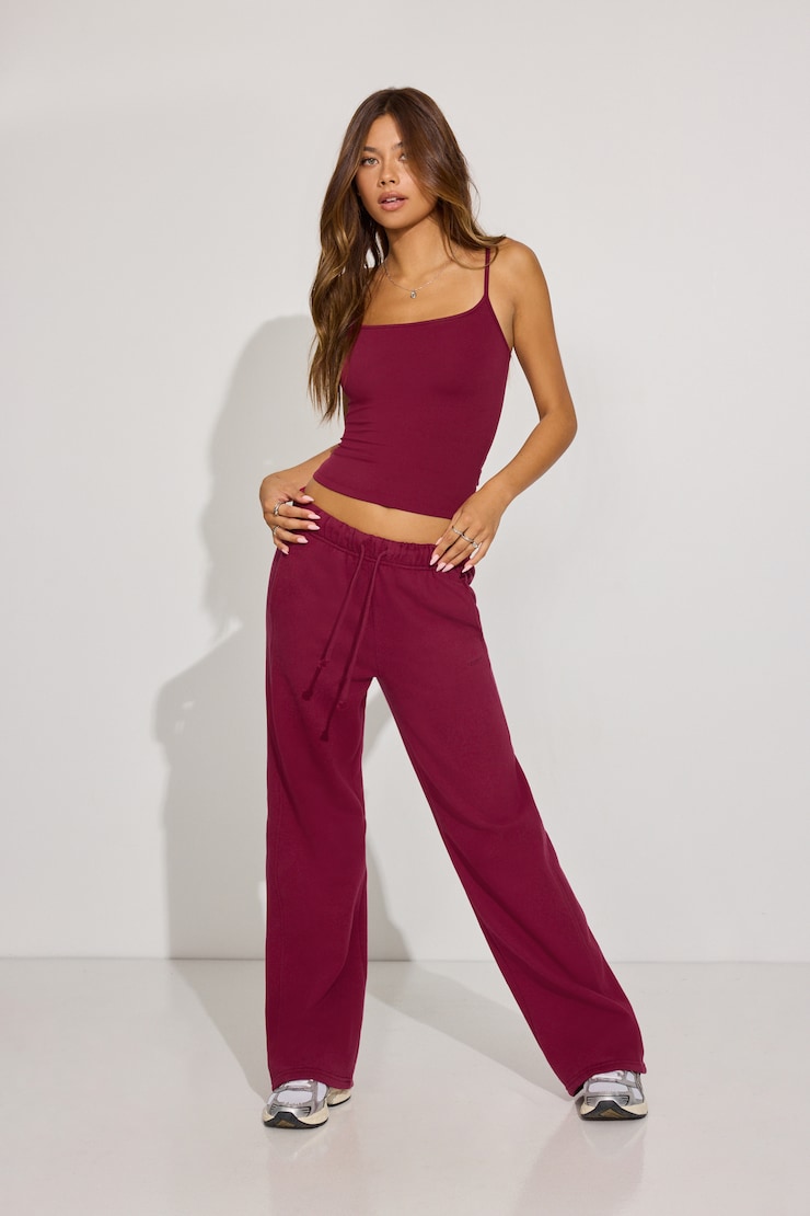 Sleek Scoop Cami Top Burgundy - Image 2