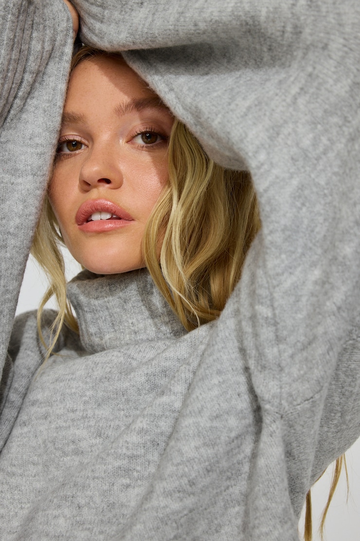 Spongy Cropped Turtleneck Gray - Image 3